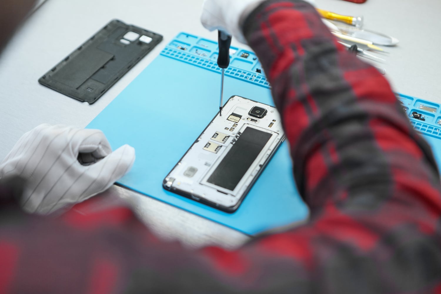 Electronics repair convenience